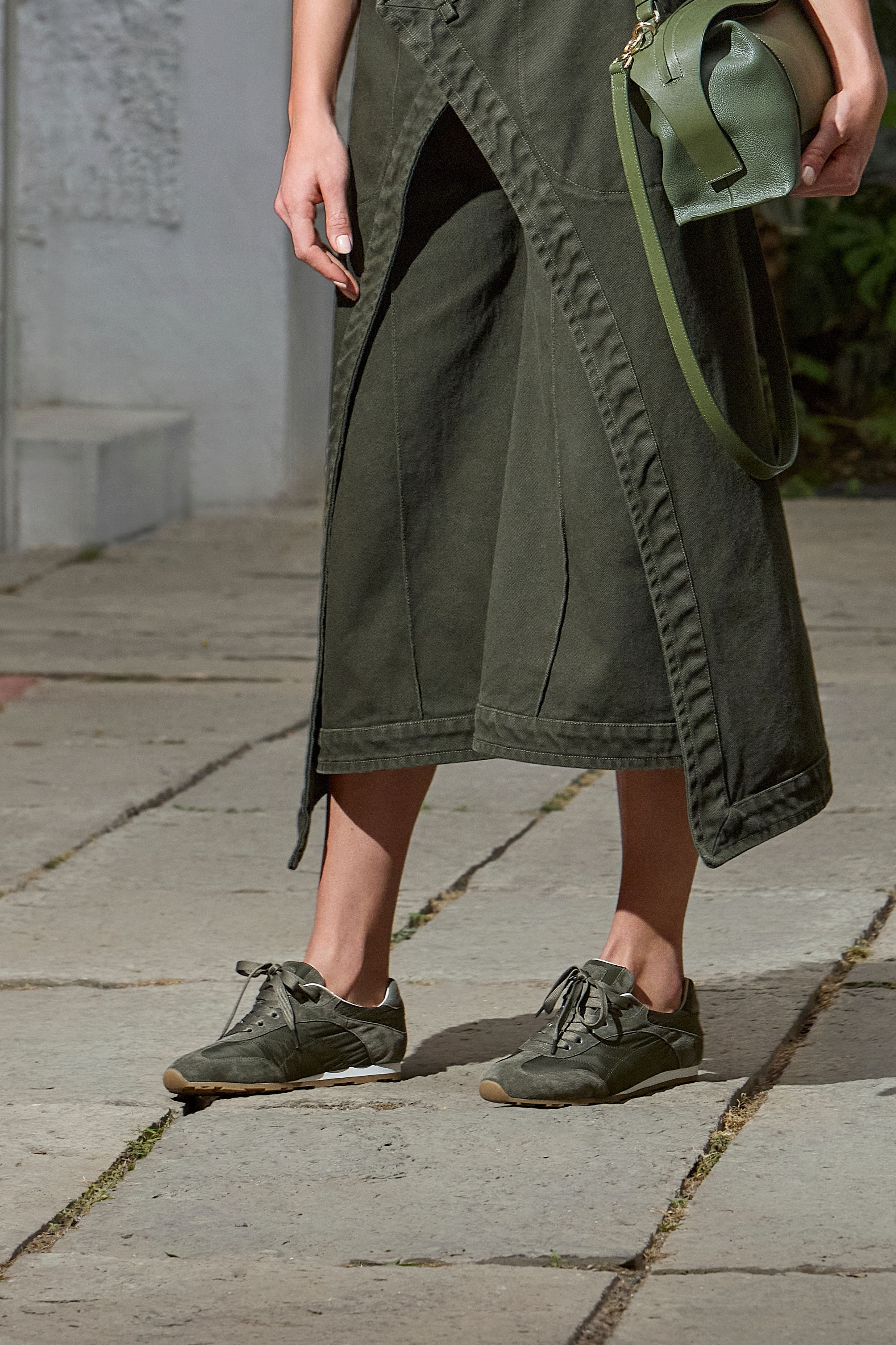 Tenis de Nylon con Piel de Ante Clover