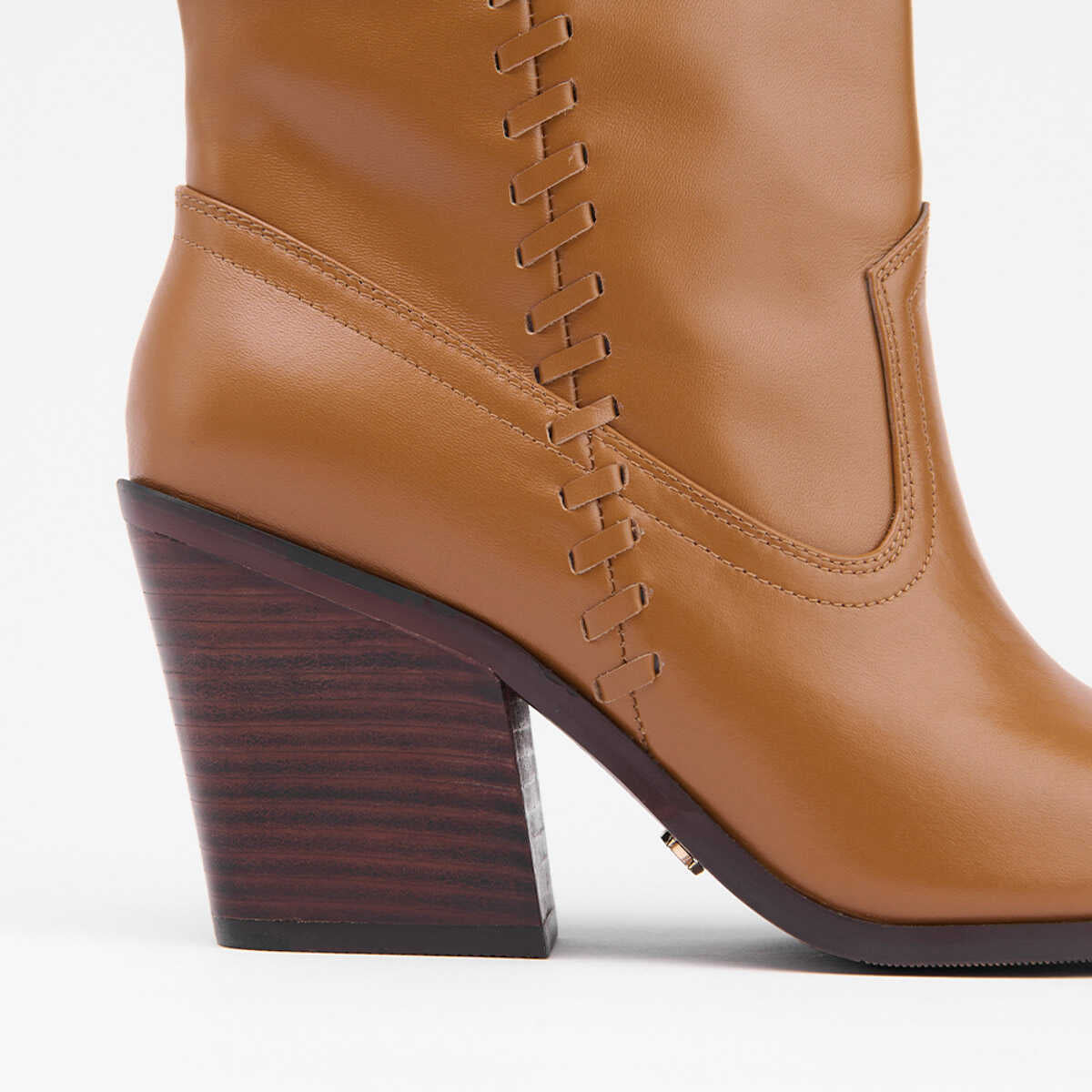 zapato-botin-piel-cowboy-di9001