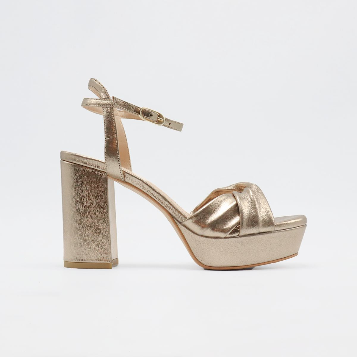 zapatos-sandalia-champange-piel-mujer-di8055-2