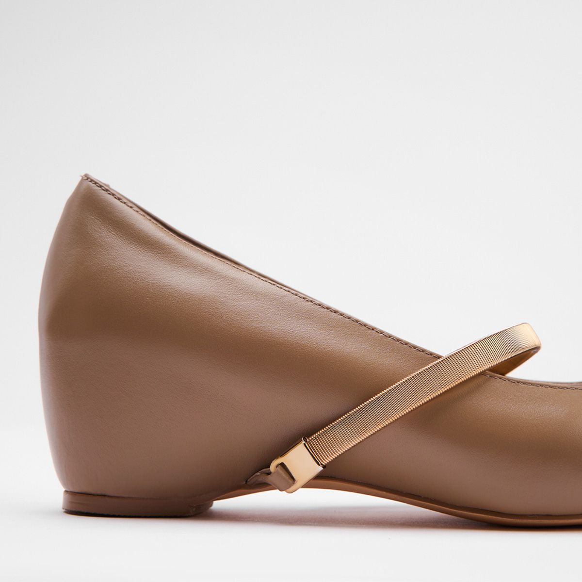 zapato-zapatilla-taupe-piel-mujer-di8071